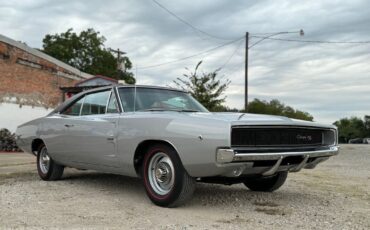 Dodge-Charger-1968-Silver-Black-0-37