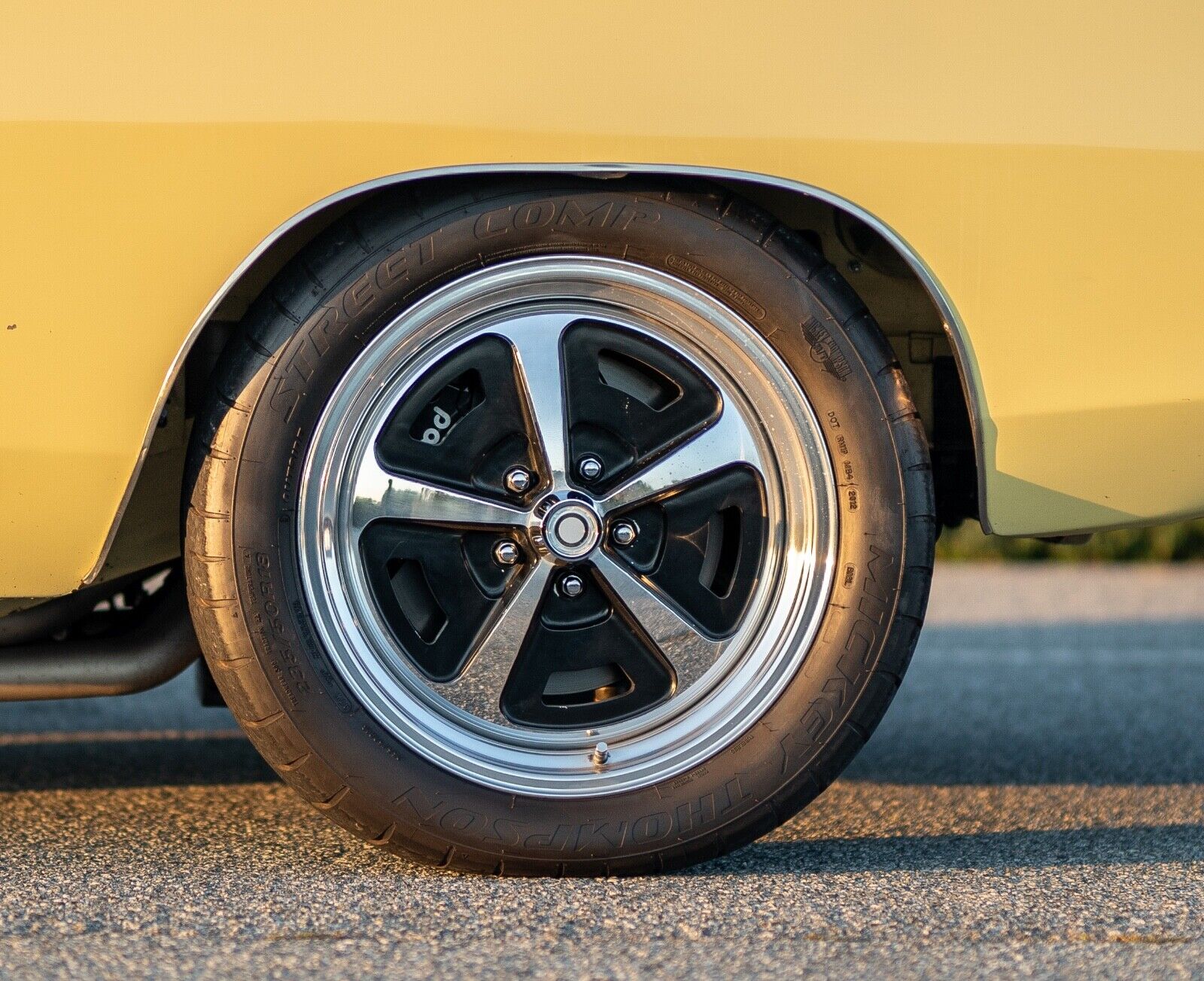 Dodge-Charger-1968-Yellow-Black-0-13