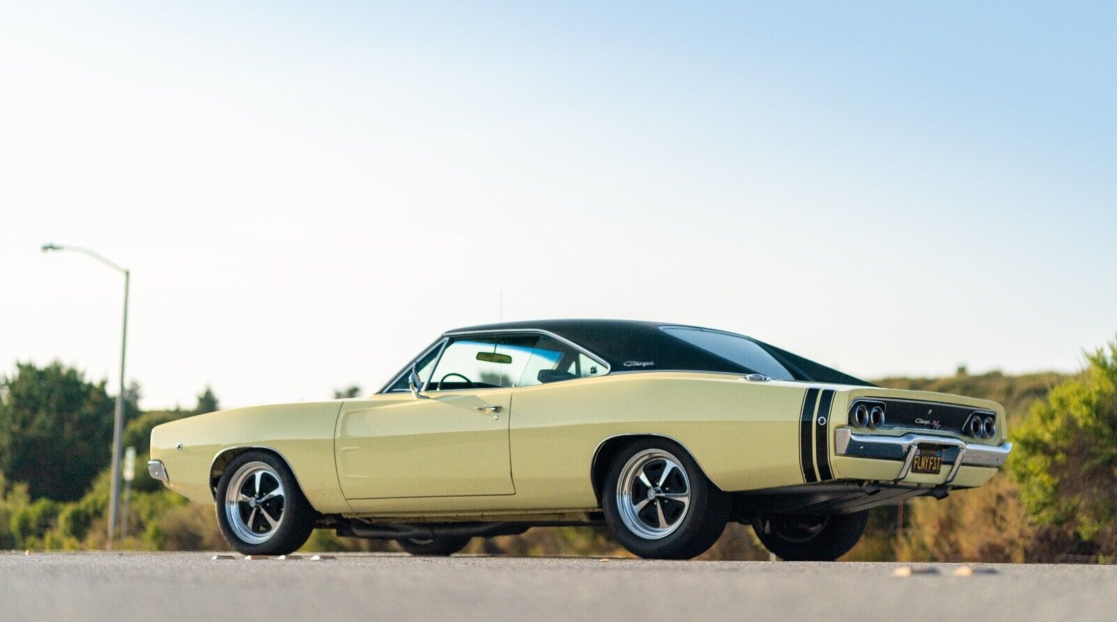 Dodge-Charger-1968-Yellow-Black-0-2