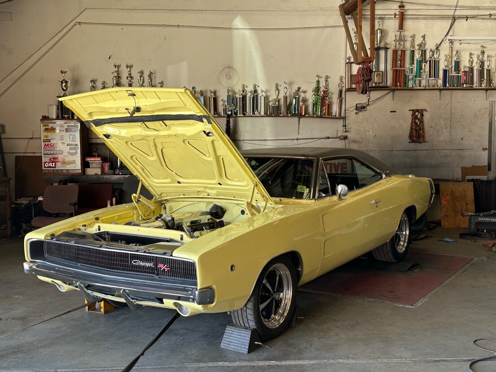 Dodge-Charger-1968-Yellow-Black-0-31