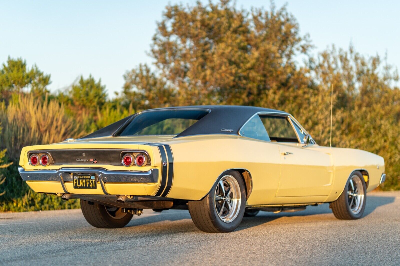 Dodge-Charger-1968-Yellow-Black-0-34