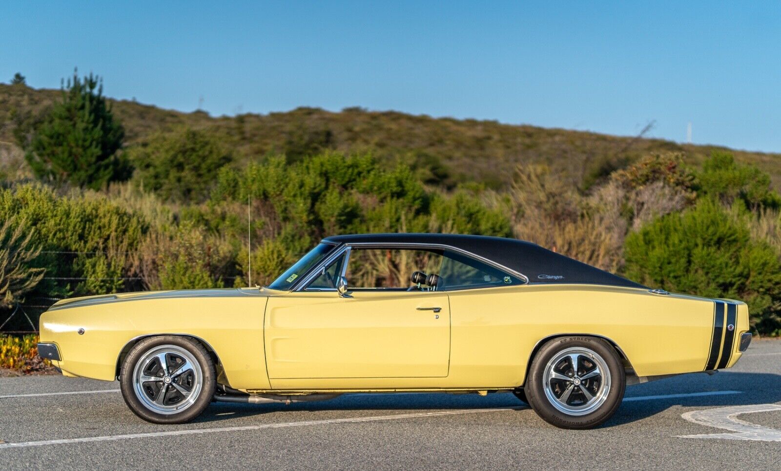 Dodge-Charger-1968-Yellow-Black-0-7