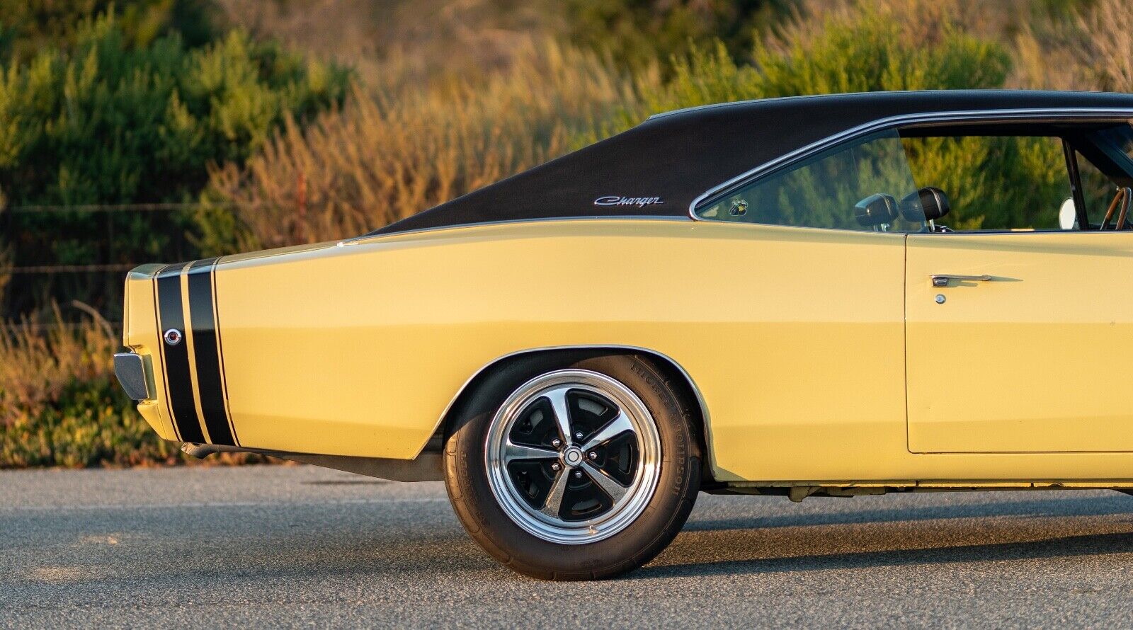 Dodge-Charger-1968-Yellow-Black-0-9