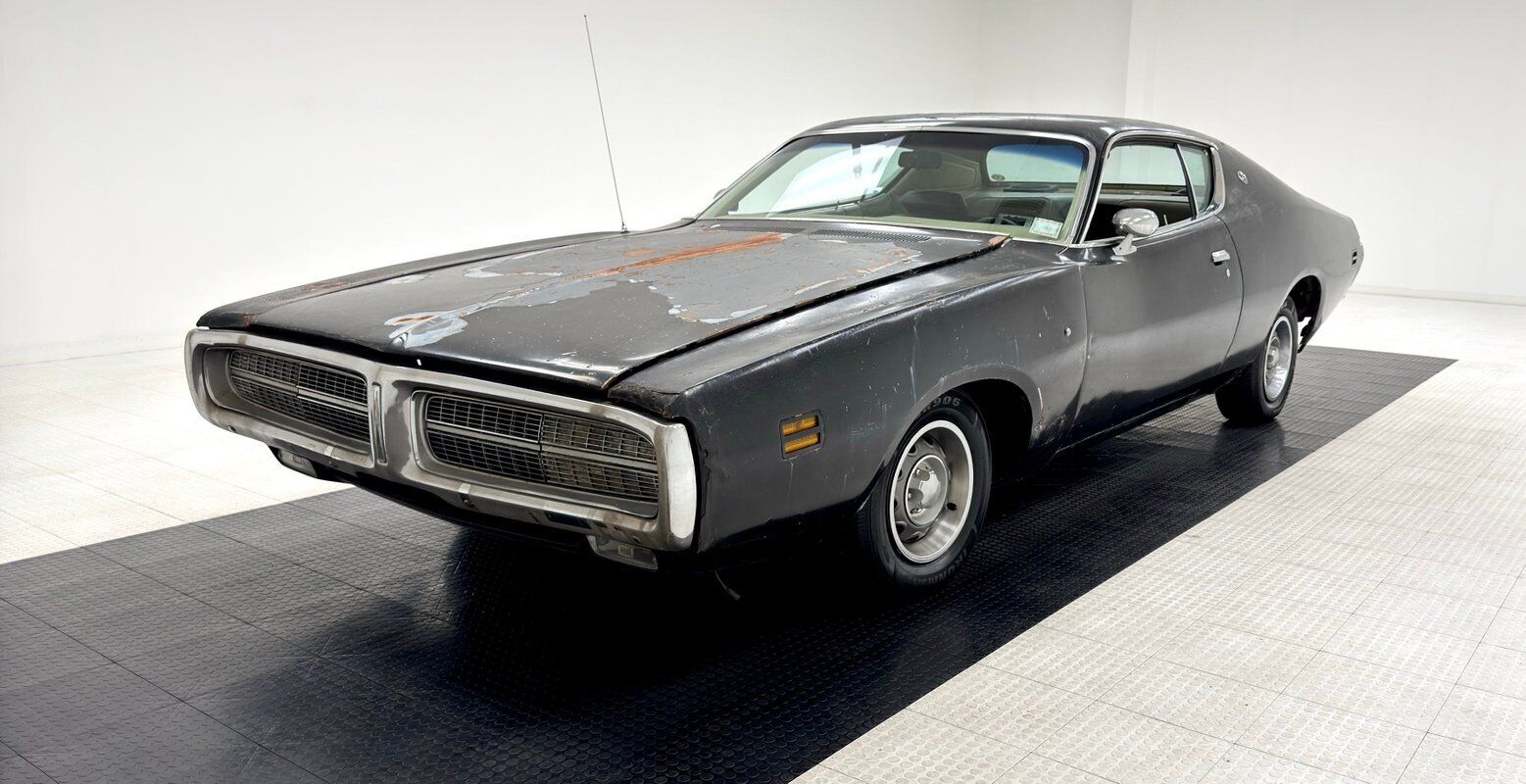 Dodge Charger  year1}