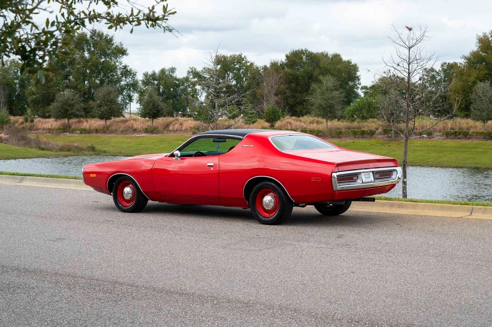 Dodge-Charger-1972-Red-Black-83840-3