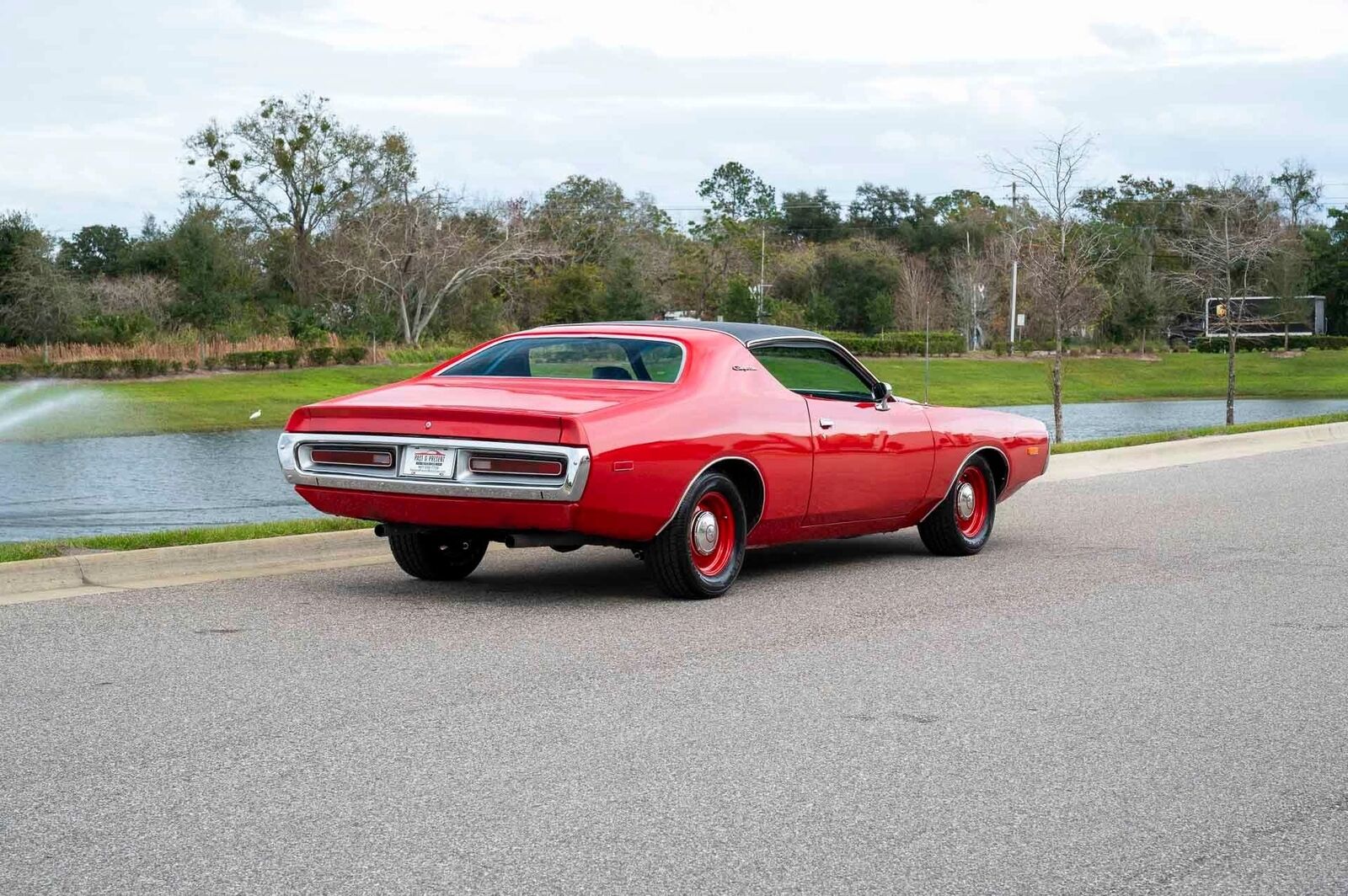 Dodge-Charger-1972-Red-Black-83840-5