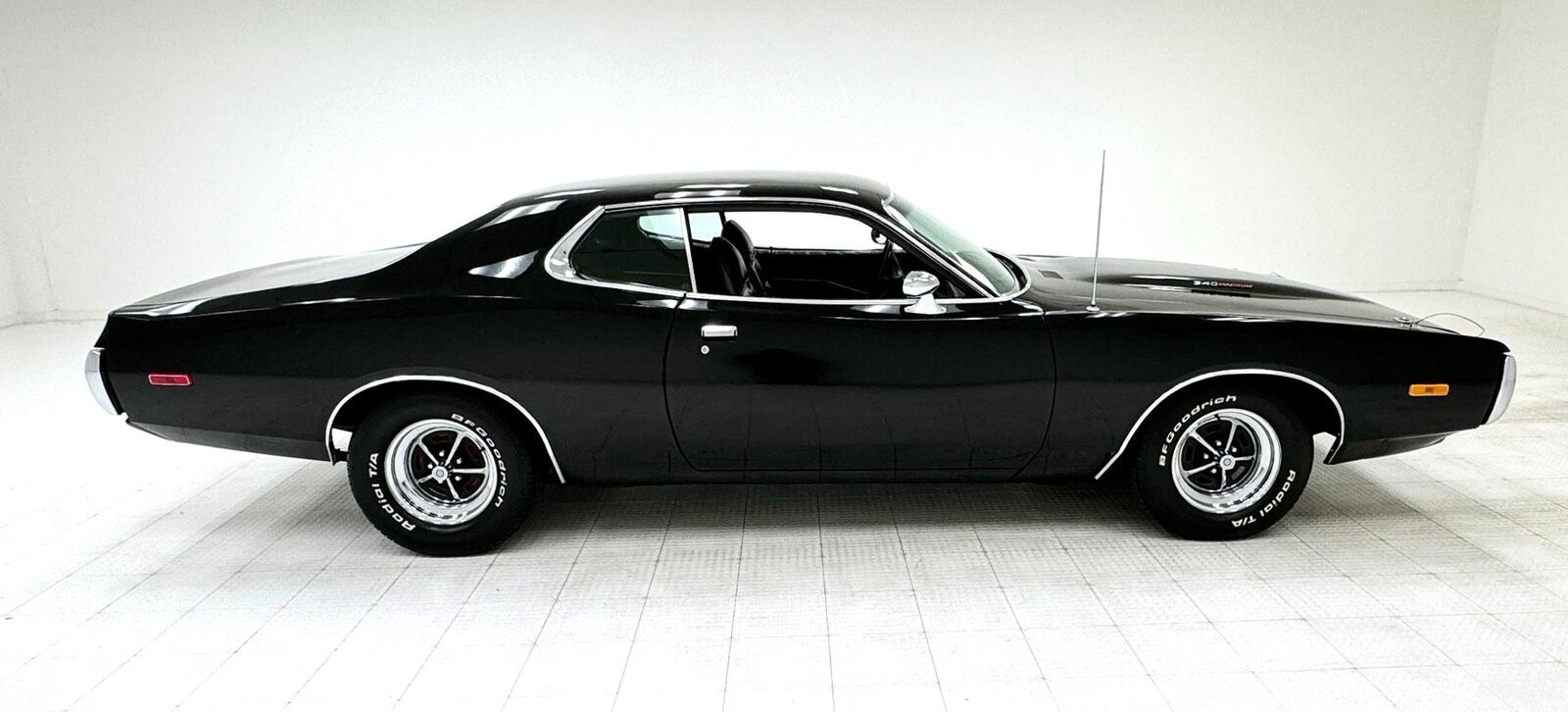 Dodge-Charger-1973-Black-Black-46286-5