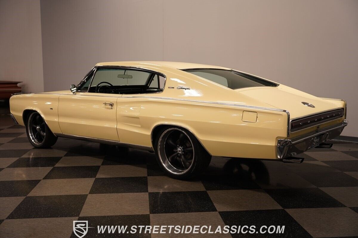 Dodge-Charger-Coupe-1967-Yellow-Black-13506-11