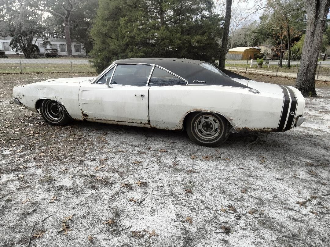 Dodge-Charger-Coupe-1968-White-Black-0-4