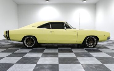 Dodge-Charger-Coupe-1968-Yellow-Black-76425-8