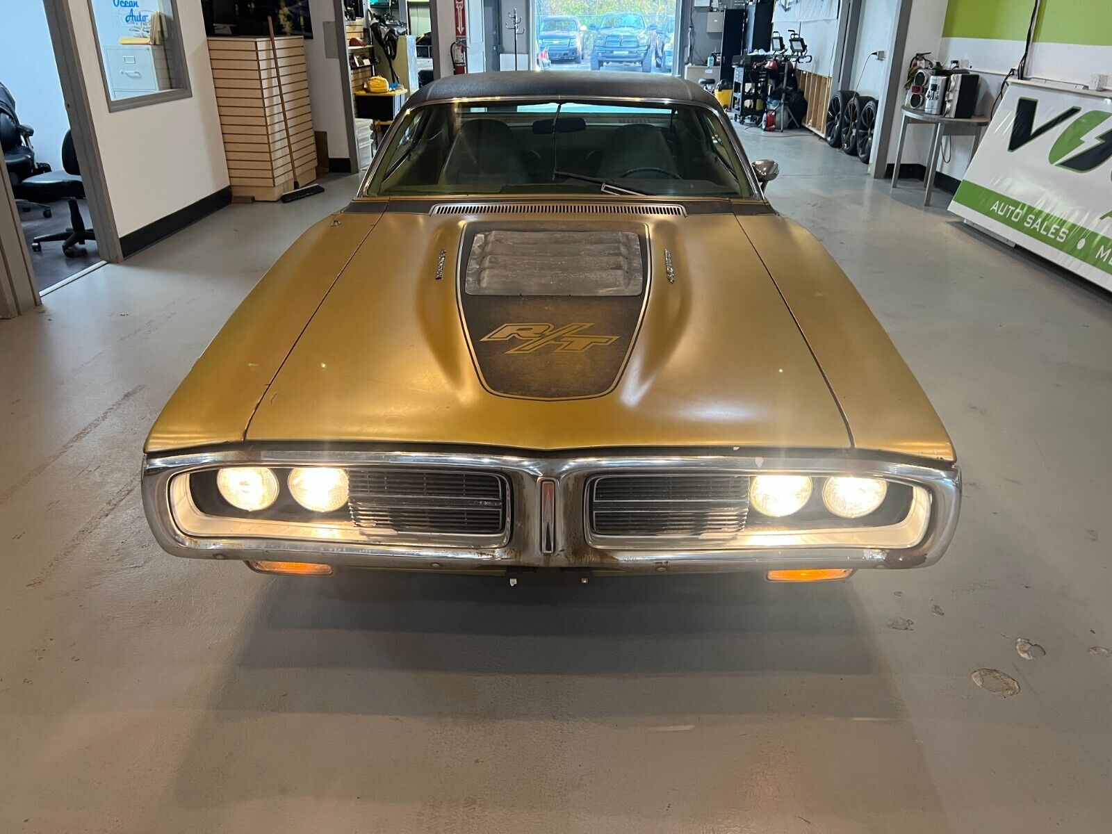 Dodge-Charger-Coupe-1971-Gold-Gold-122830-4