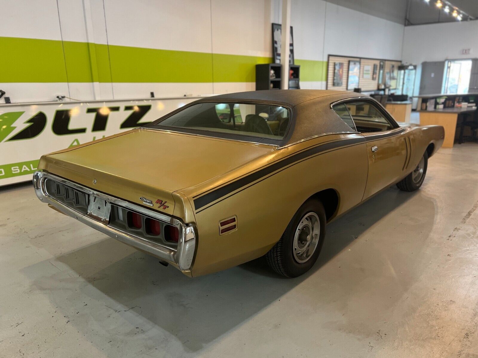 Dodge-Charger-Coupe-1971-Gold-Gold-122830-7