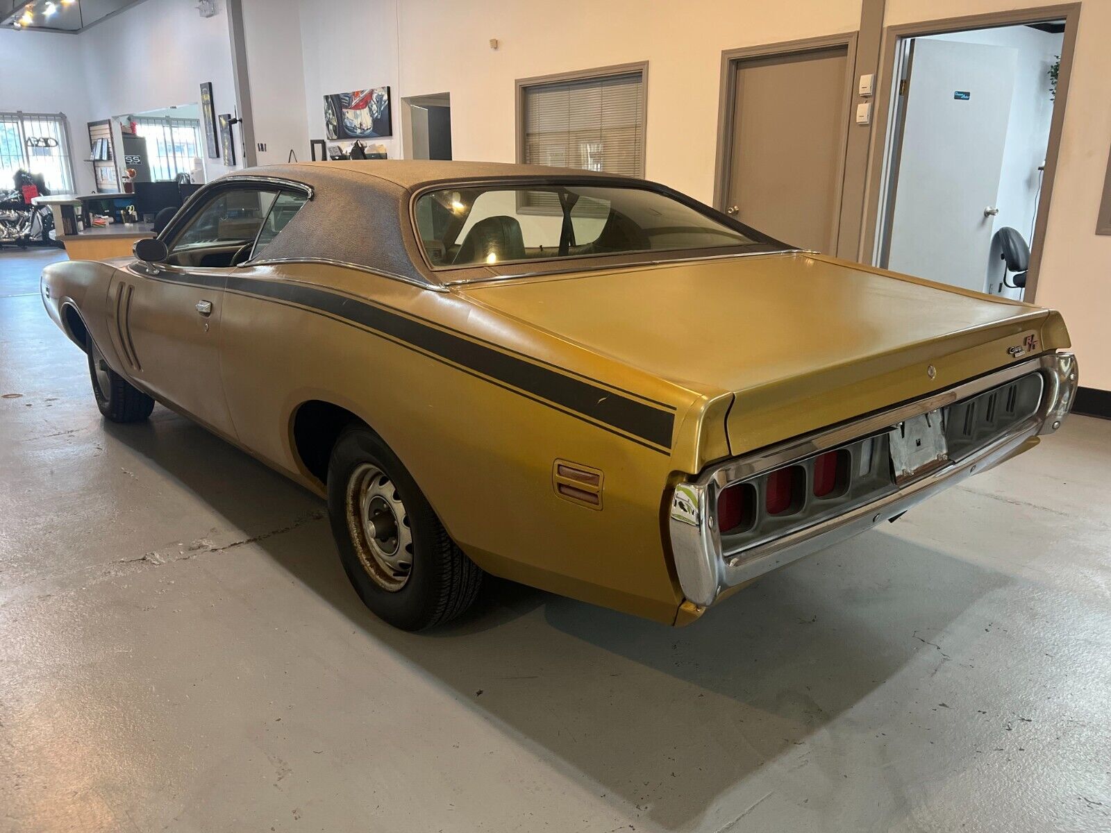 Dodge-Charger-Coupe-1971-Gold-Gold-122830-8