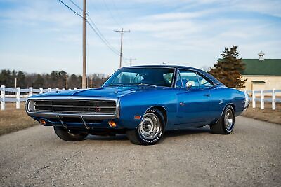 Dodge Charger R/T  year1}