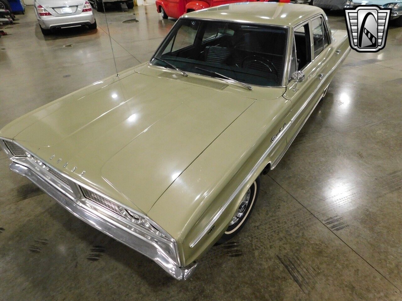 Dodge-Coronet-1966-Gold-Black-18886-2