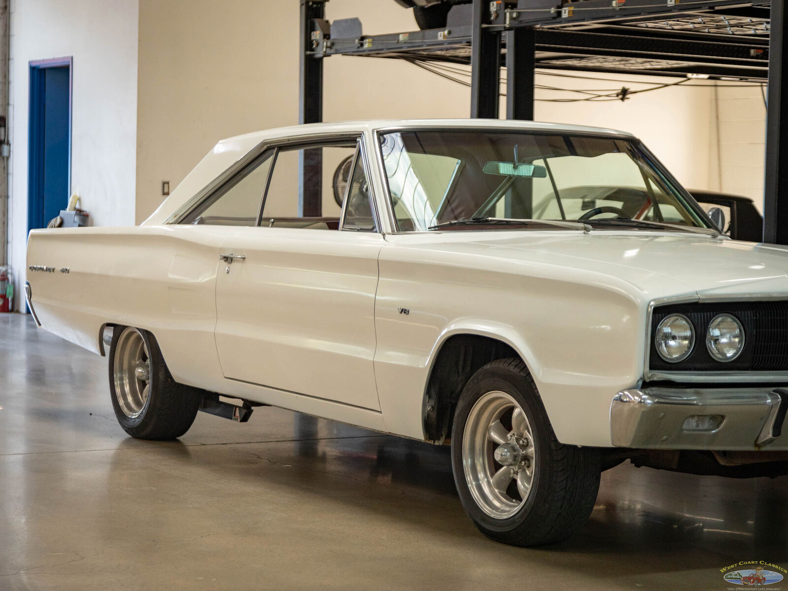 Dodge-Coronet-440-1967-White-Red-75774-10