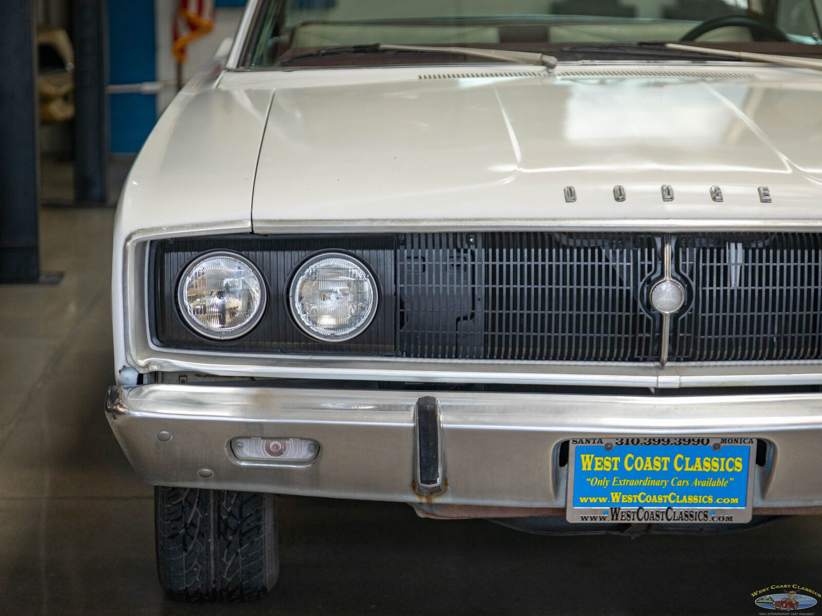 Dodge-Coronet-440-1967-White-Red-75774-13