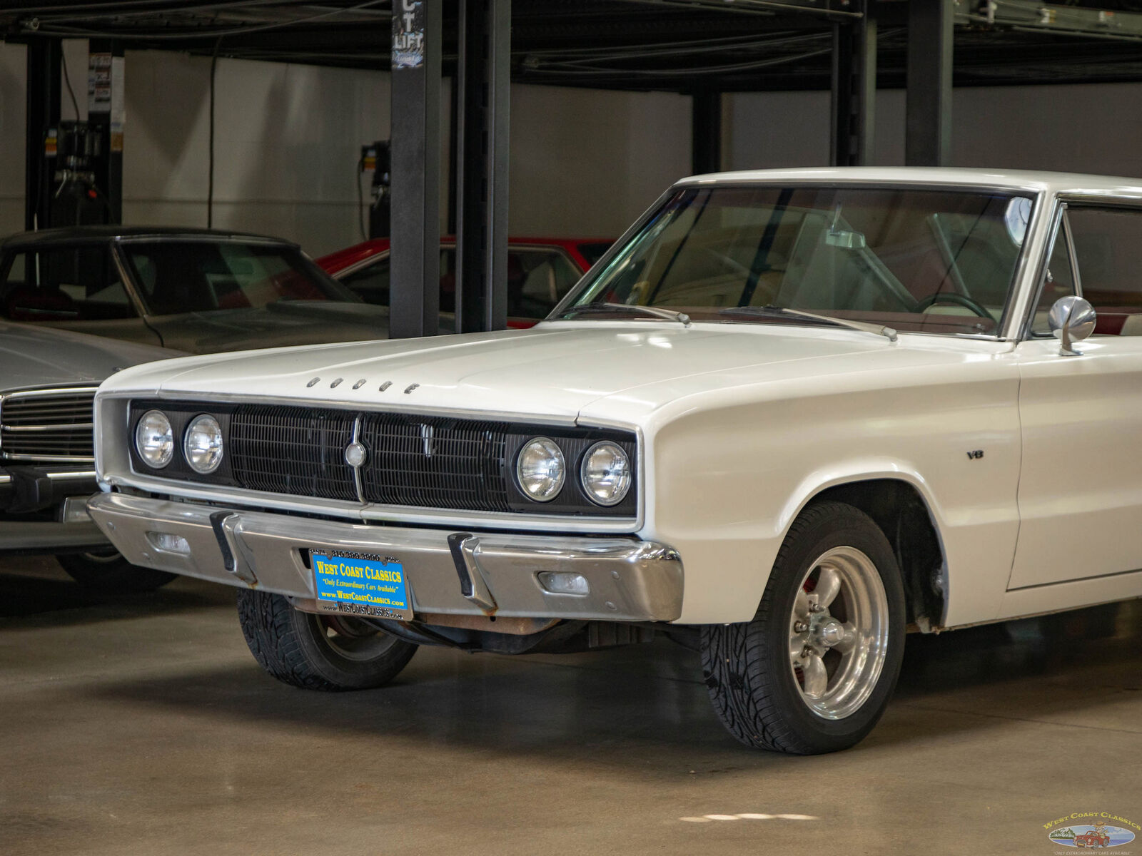 Dodge-Coronet-440-1967-White-Red-75774-7