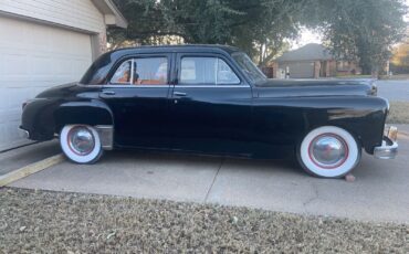 Dodge-Coronet-Berline-1949-Black-Brown-1476403-2