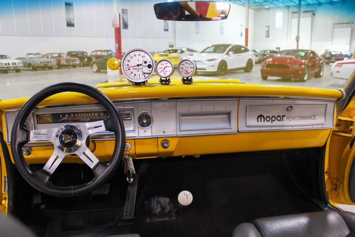 Dodge-Coronet-Coupe-1965-Yellow-Gray-157207-10