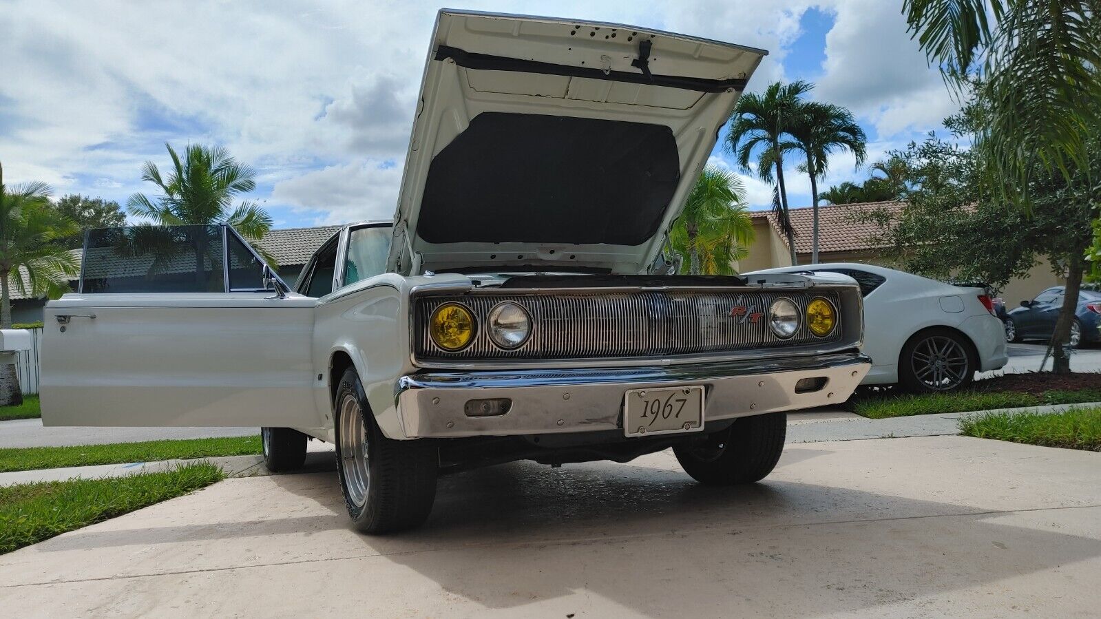 Dodge-Coronet-Coupe-1967-White-Black-143232-1