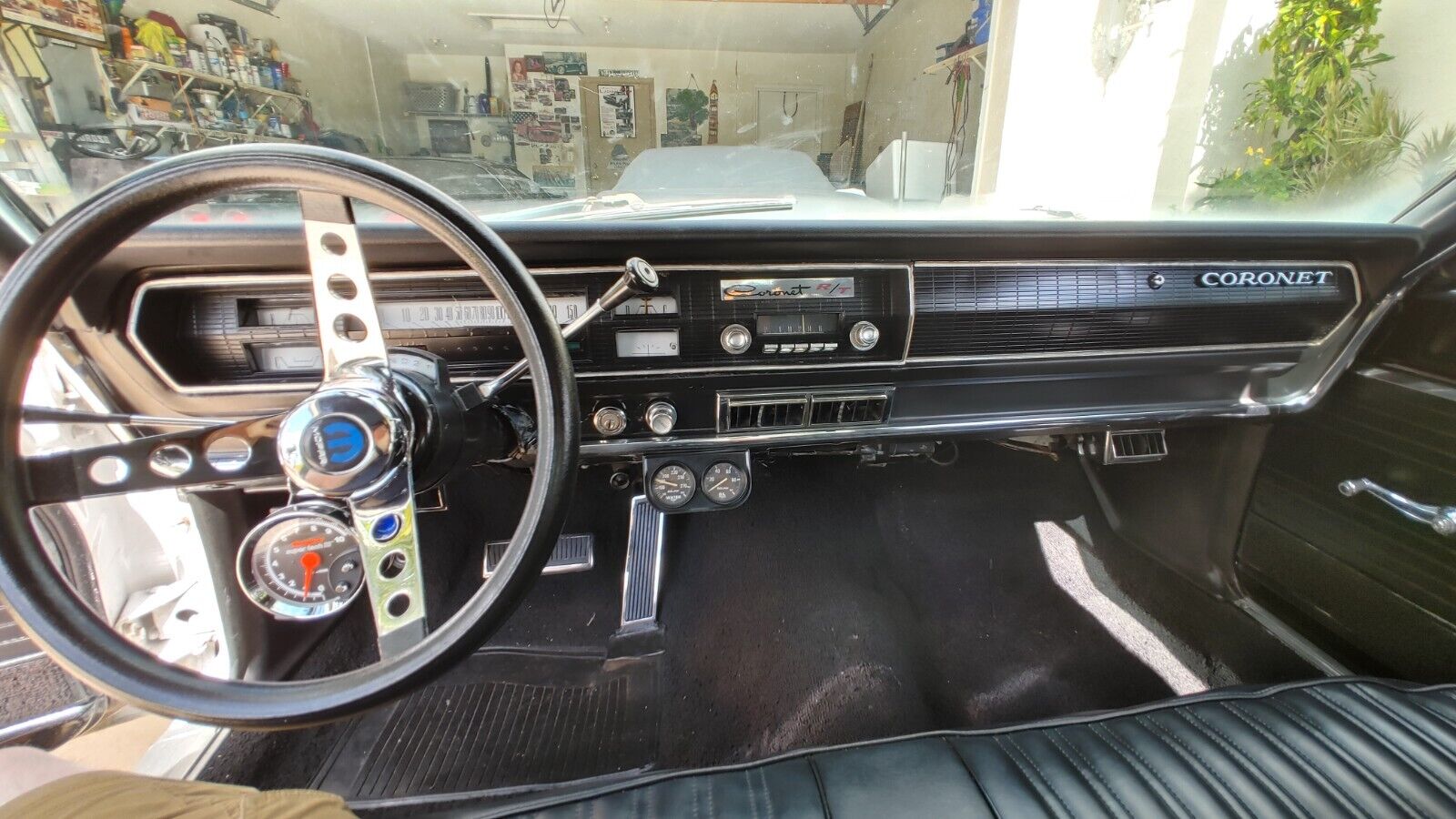 Dodge-Coronet-Coupe-1967-White-Black-143232-10