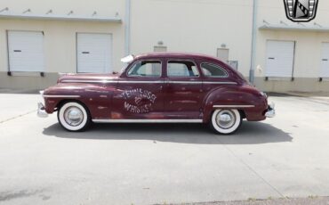 Dodge-Custom-1948-Burgundy-Brown-95872-4