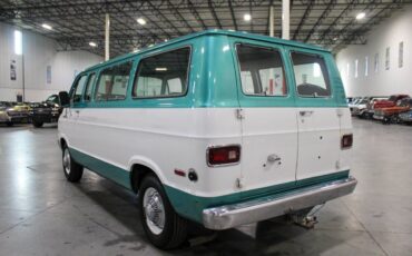 Dodge-D-300-Van-1976-Teal-Green-115527-3