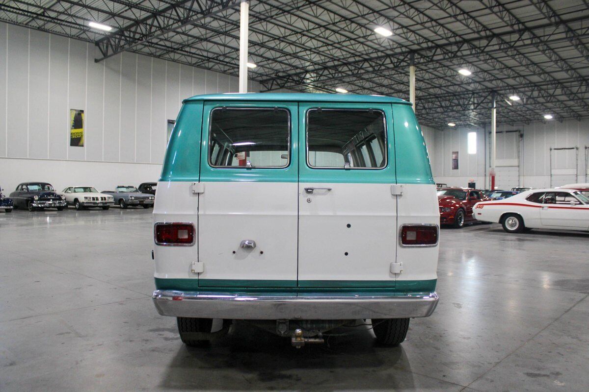 Dodge-D-300-Van-1976-Teal-Green-115527-4