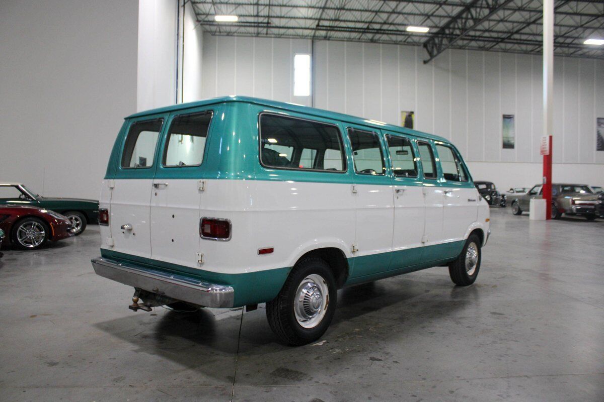 Dodge-D-300-Van-1976-Teal-Green-115527-5