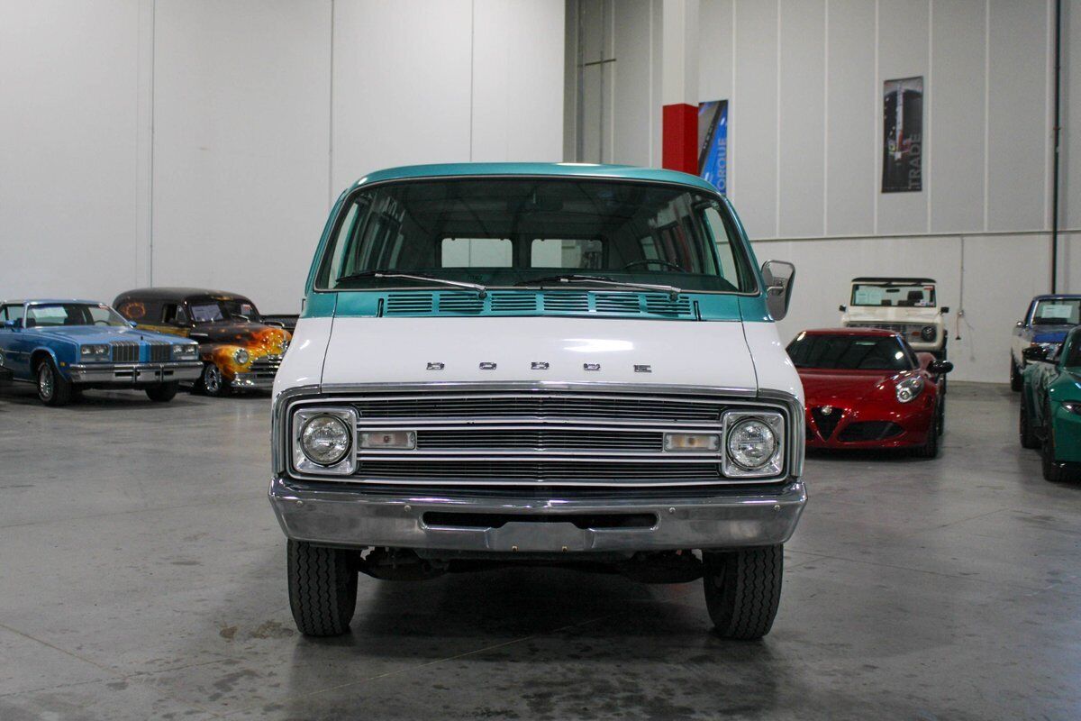 Dodge-D-300-Van-1976-Teal-Green-115527-8