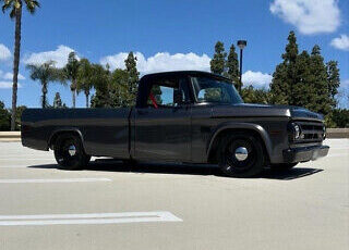 Dodge-D100-Pickup-1971-Silver-Black-0-5