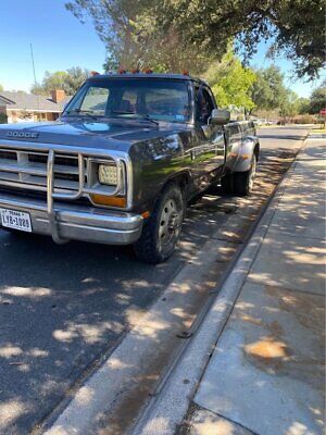 Dodge-D350-Pickup-1989-Gray-Gray-130357-2