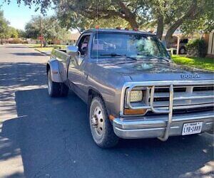 Dodge D350 Pickup 1989 à vendre