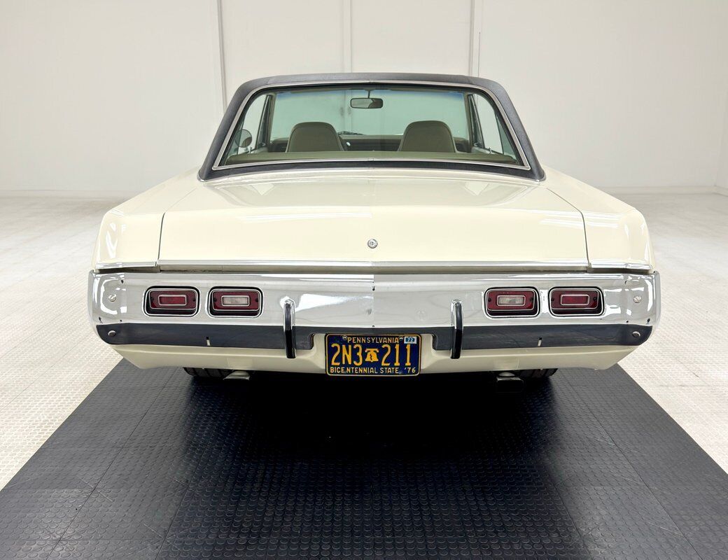 Dodge-Dart-1972-White-Beige-76639-3