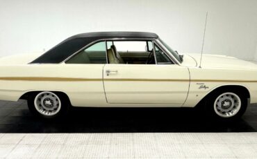 Dodge-Dart-1972-White-Beige-76639-5