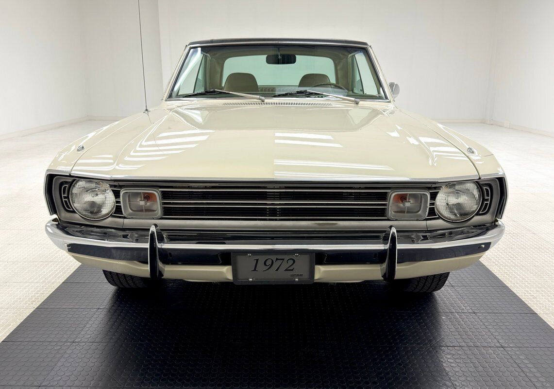 Dodge-Dart-1972-White-Beige-76639-7