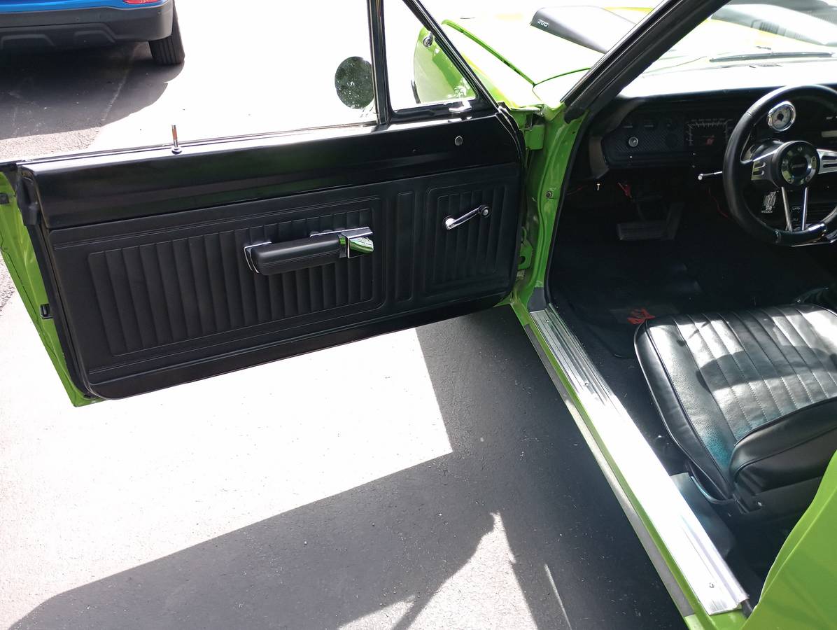 Dodge-Dart-1972-green-112654-8