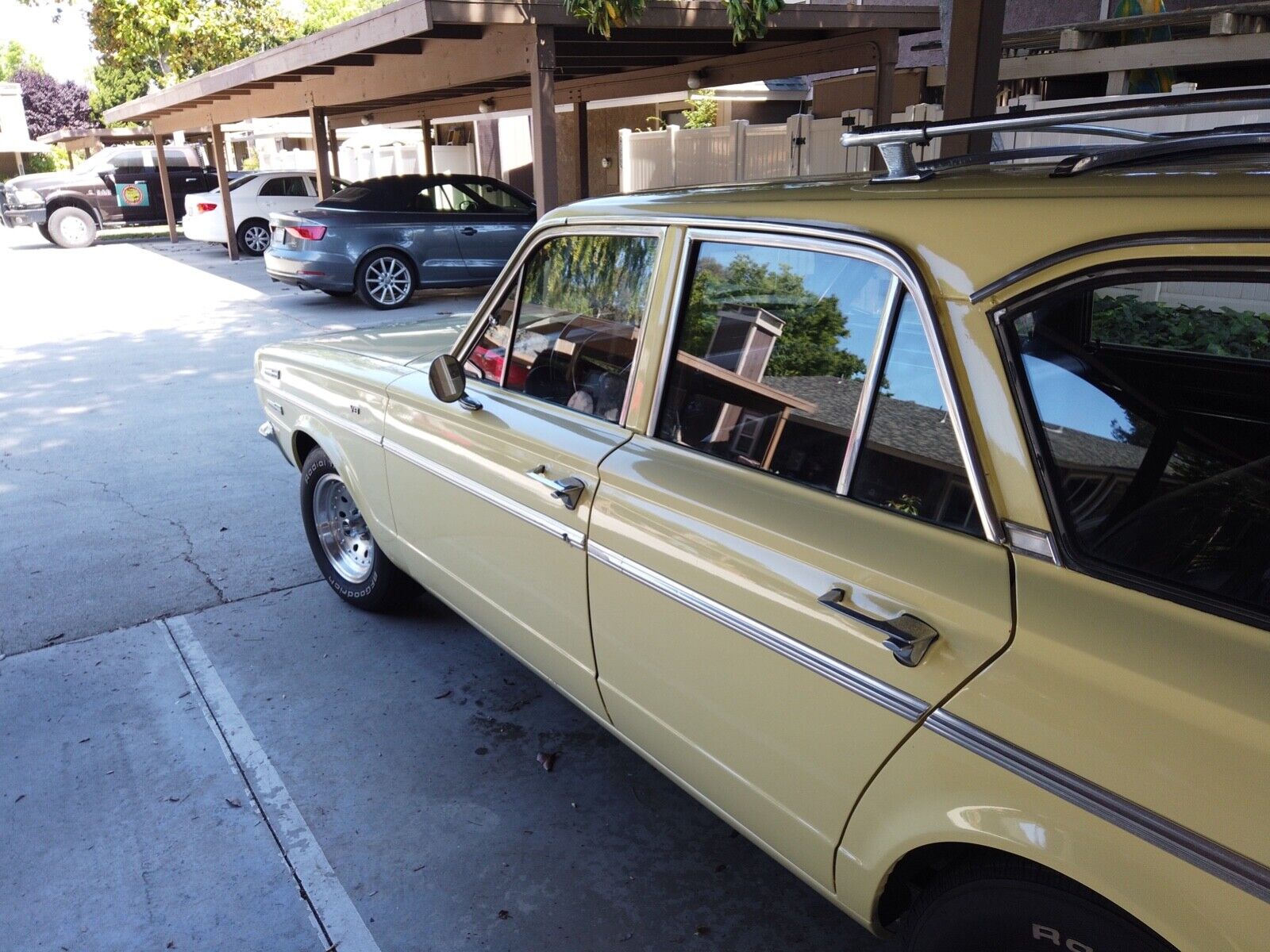 Dodge-Dart-Break-1966-Yellow-Black-115717-17