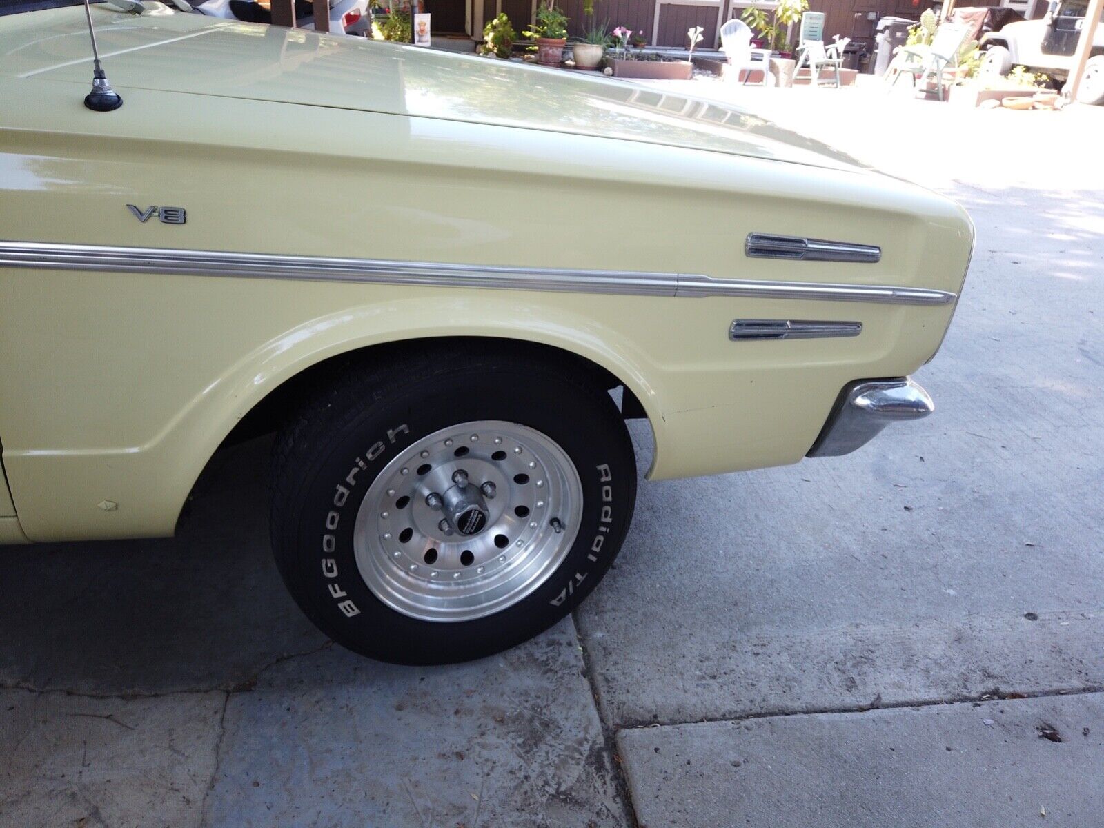 Dodge-Dart-Break-1966-Yellow-Black-115717-25