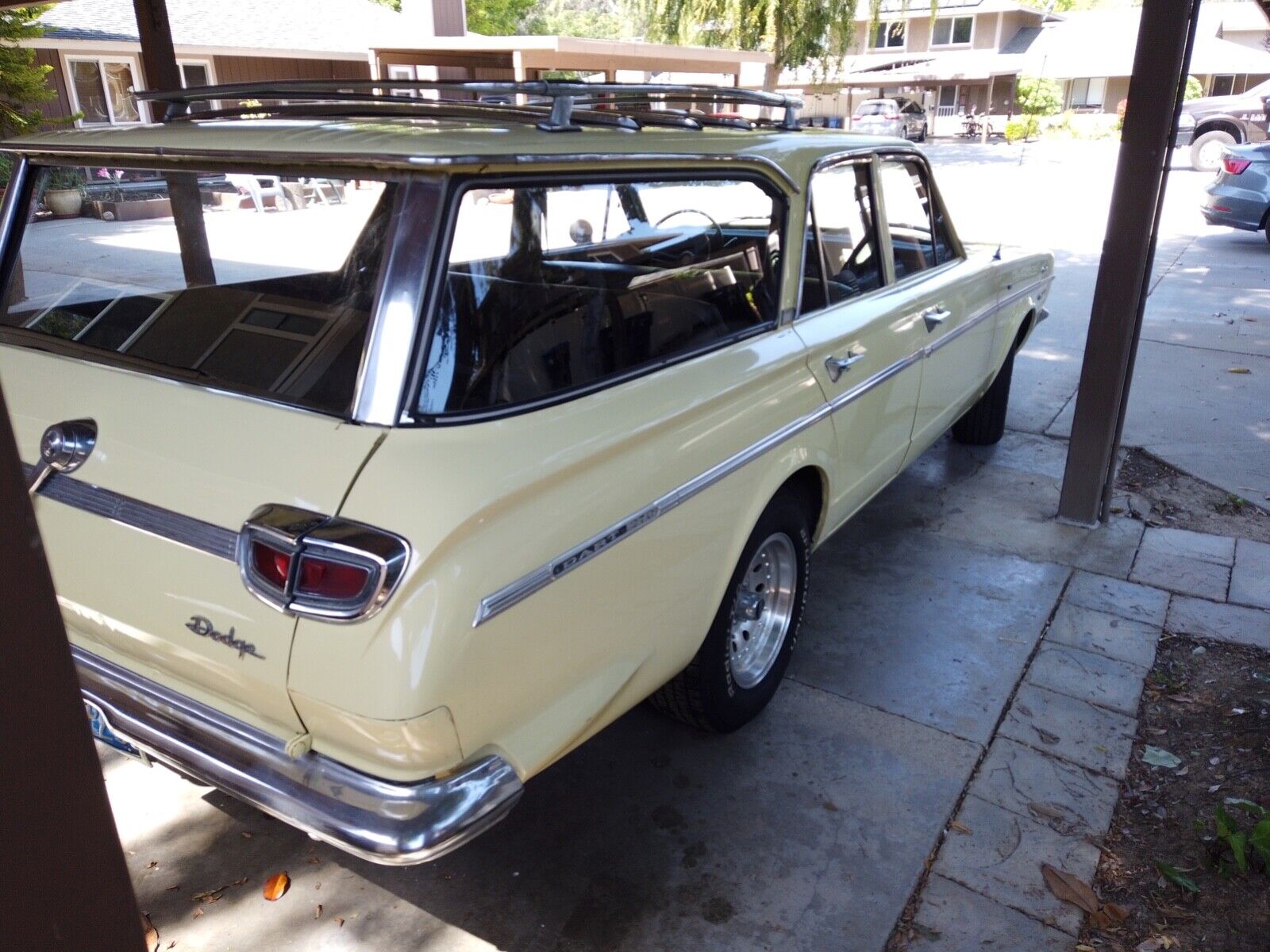 Dodge-Dart-Break-1966-Yellow-Black-115717-27