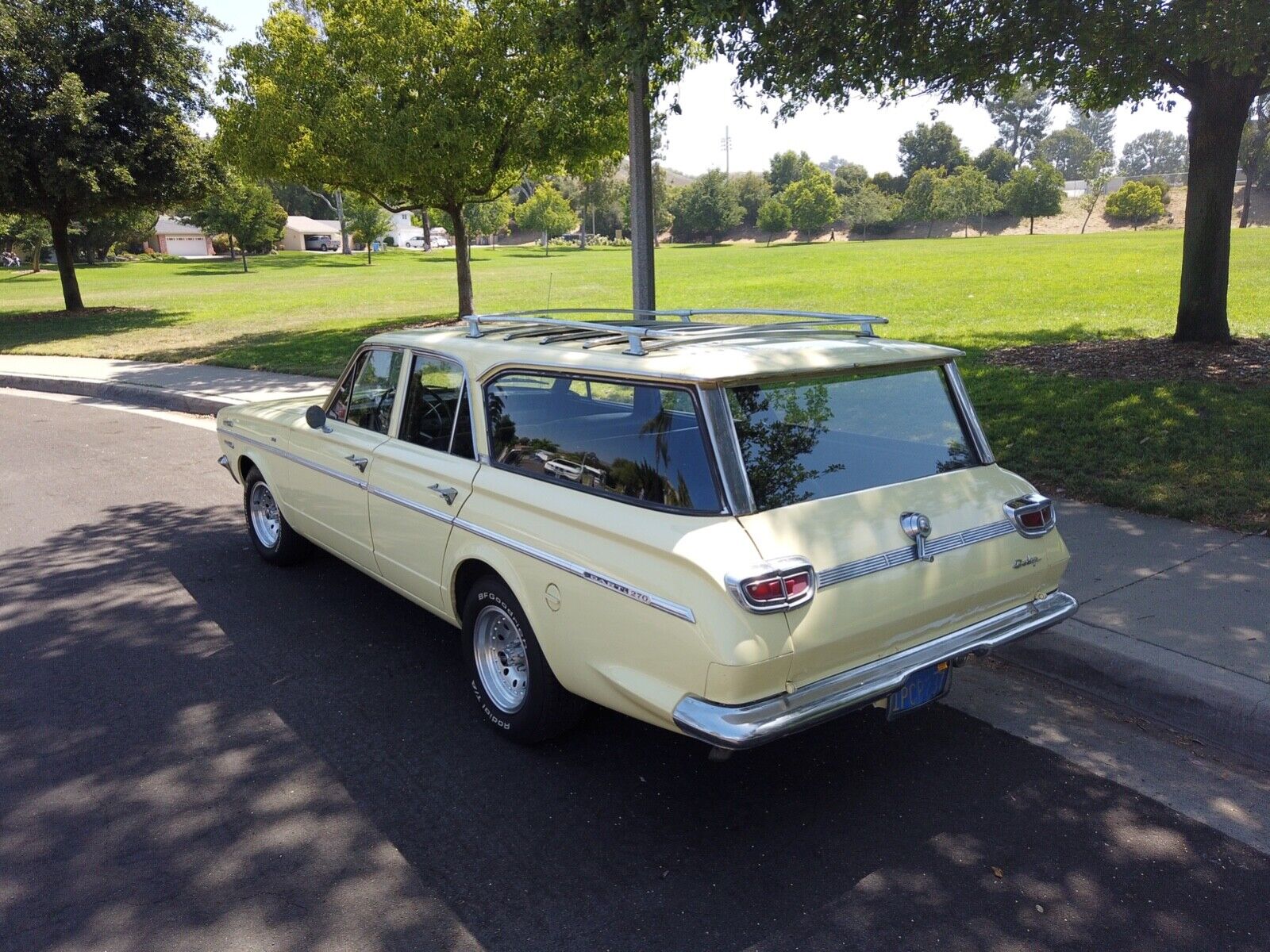 Dodge-Dart-Break-1966-Yellow-Black-115717-6