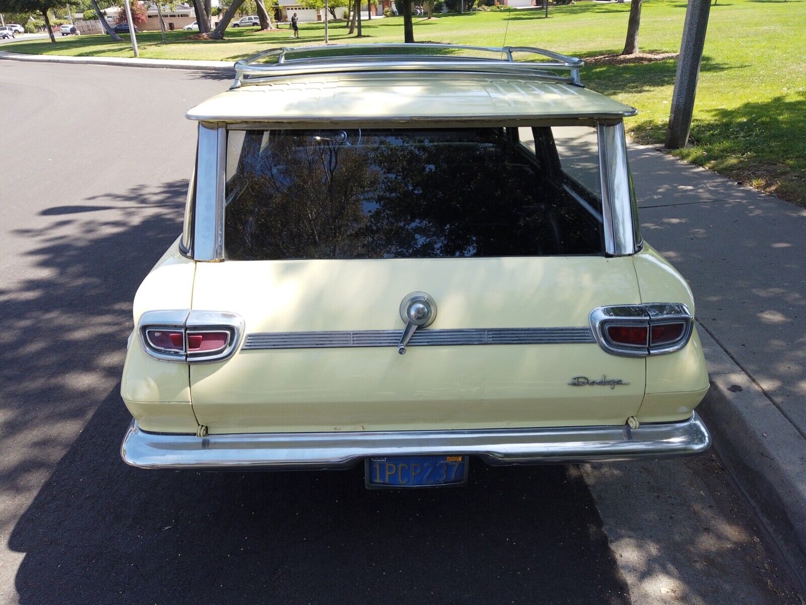 Dodge-Dart-Break-1966-Yellow-Black-115717-8