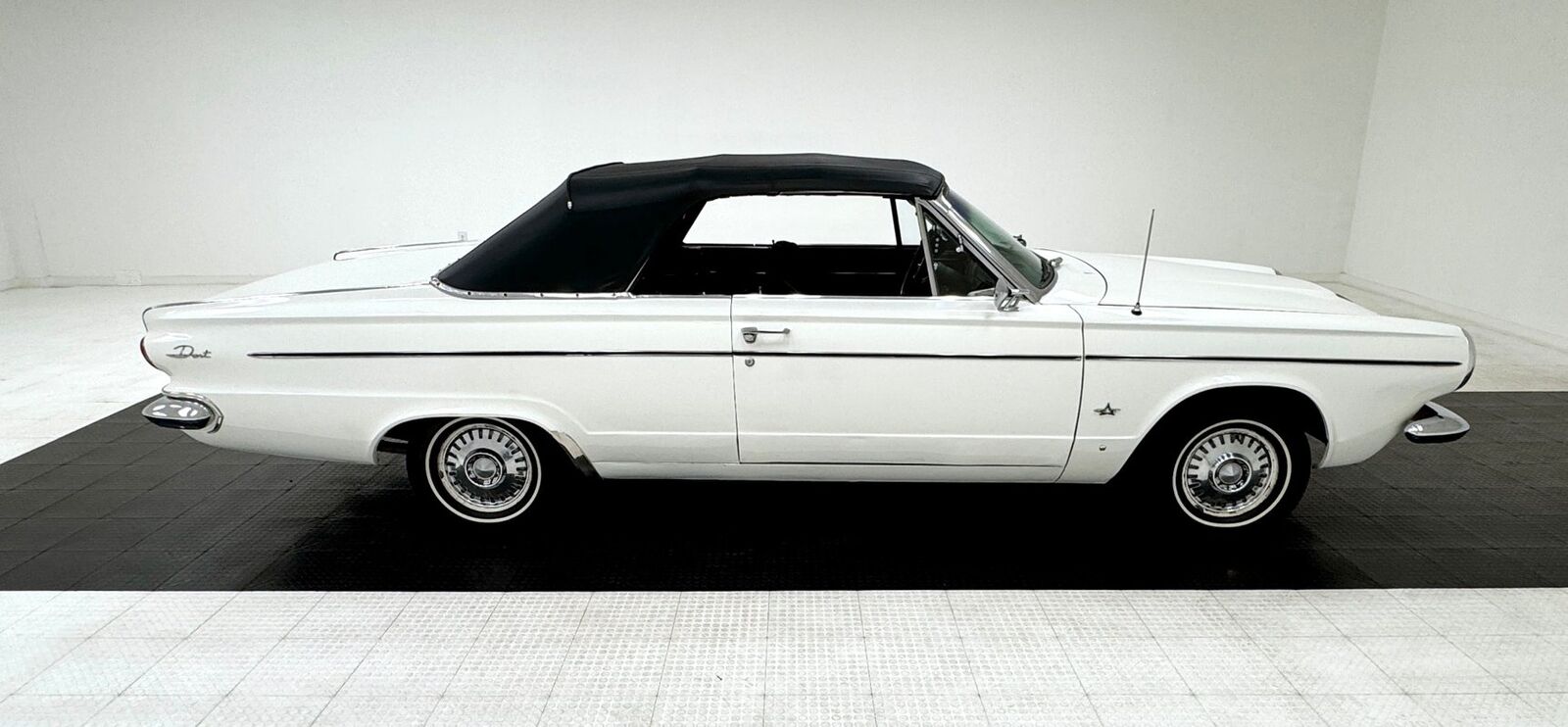 Dodge-Dart-Cabriolet-1963-White-Black-126559-8