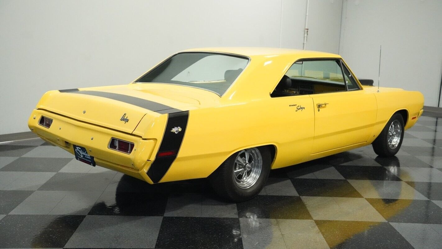 Dodge-Dart-Coupe-1970-Banana-Black-127552-11