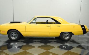 Dodge-Dart-Coupe-1970-Banana-Black-127552-2