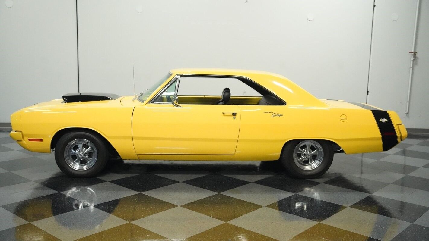 Dodge-Dart-Coupe-1970-Banana-Black-127552-2