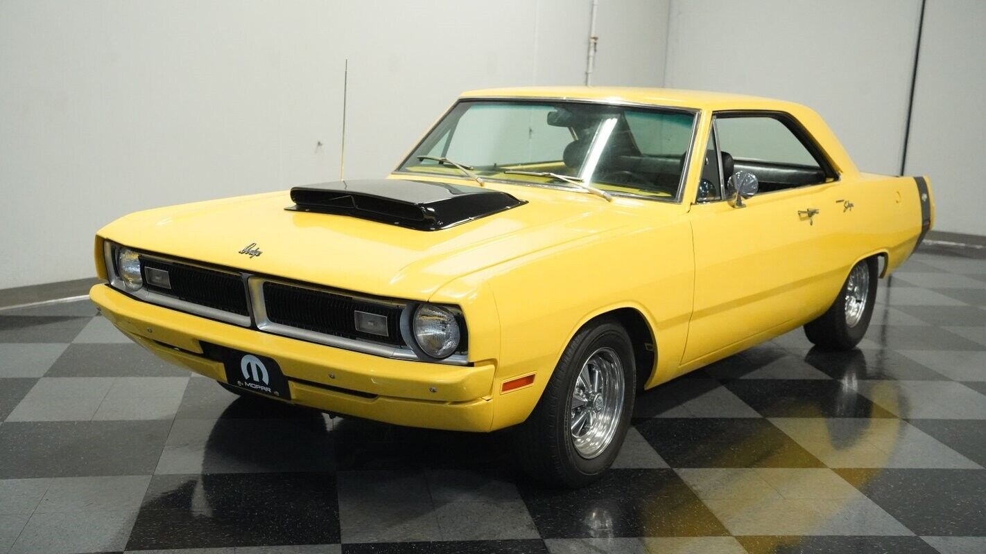 Dodge-Dart-Coupe-1970-Banana-Black-127552-5