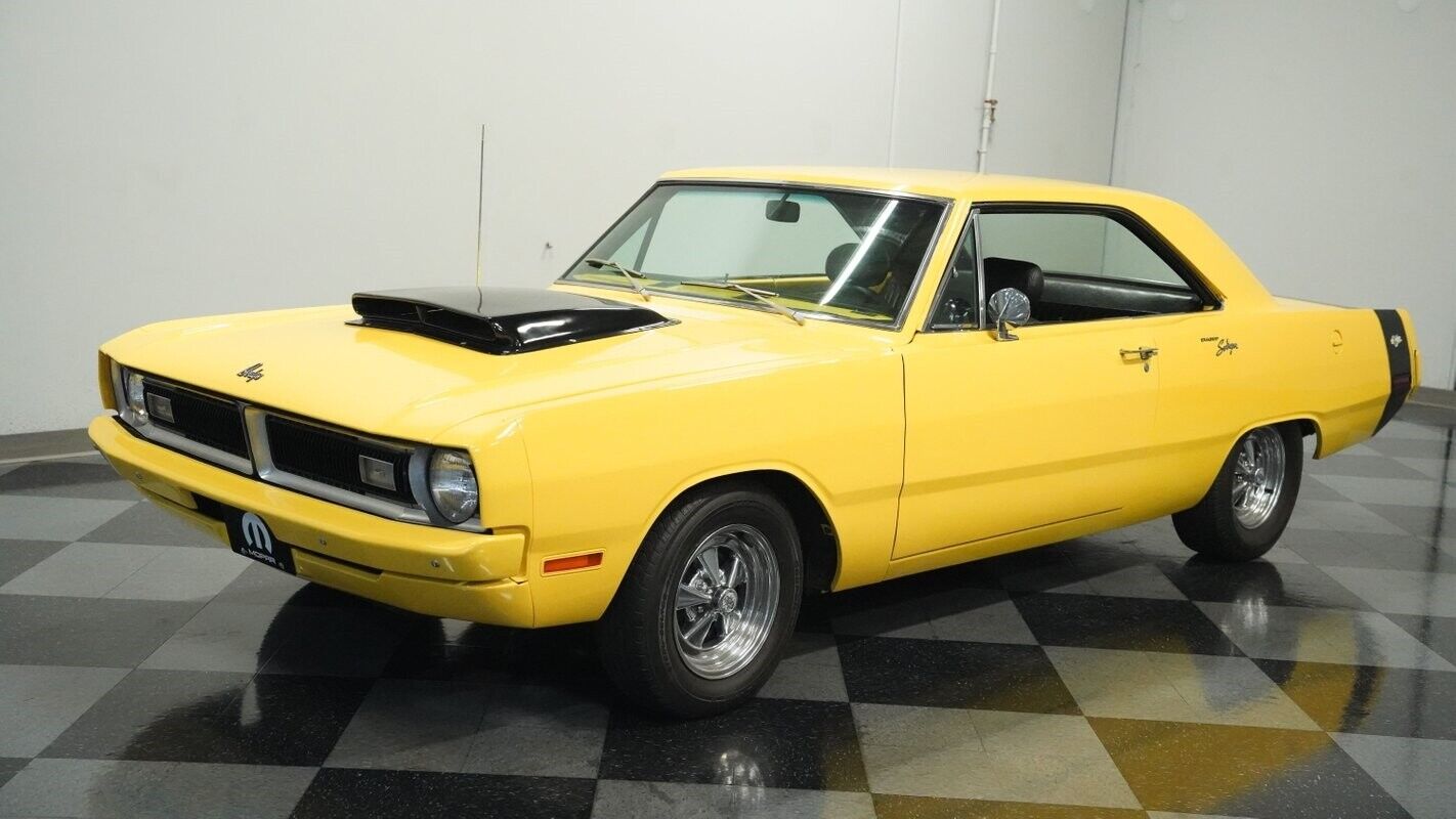 Dodge-Dart-Coupe-1970-Banana-Black-127552-6