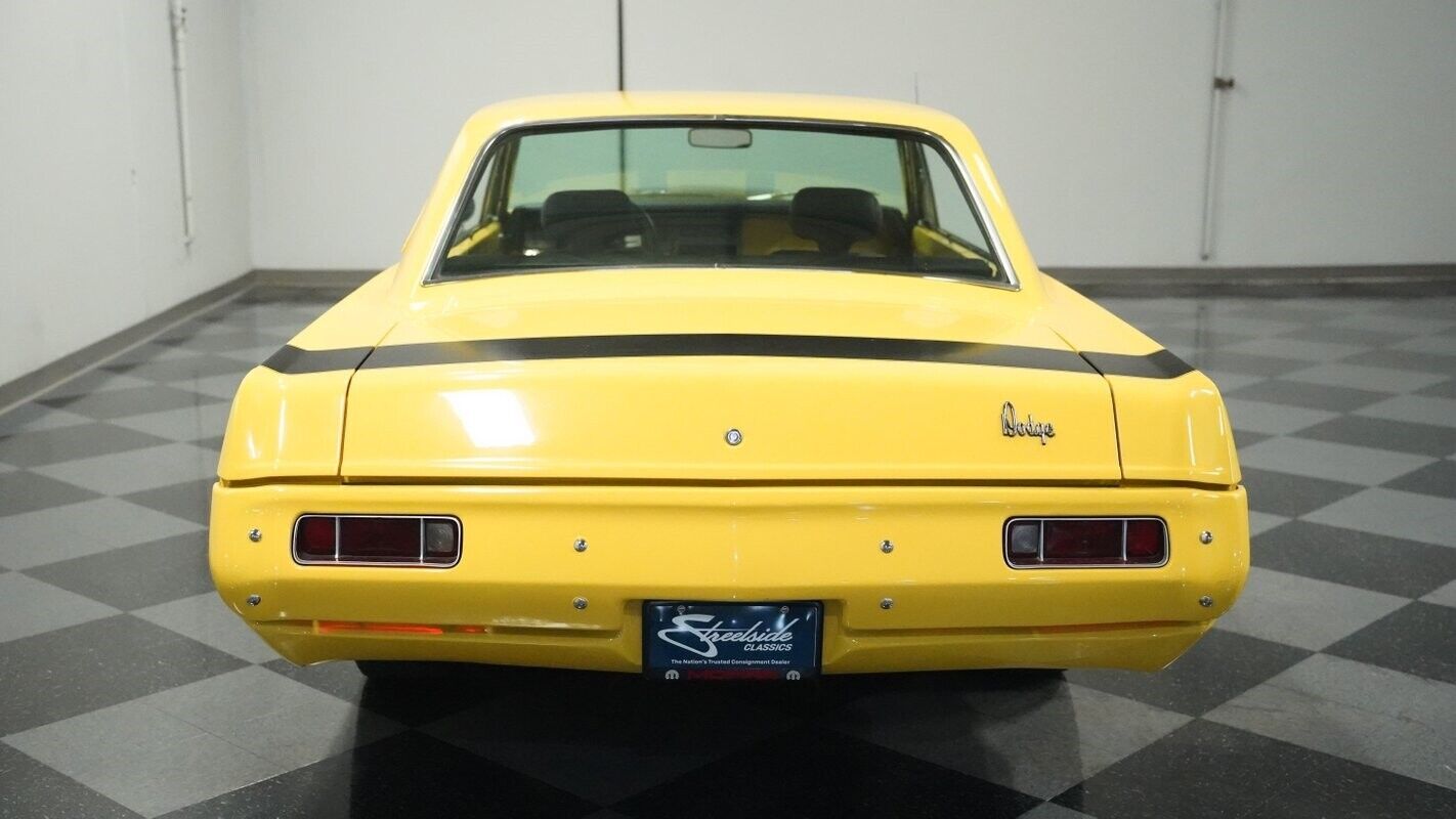 Dodge-Dart-Coupe-1970-Banana-Black-127552-9